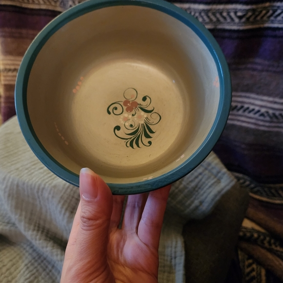 Handpainted wood bowl, one of a kind - Picture 4 of 6